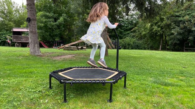 Kindertrampoline: Förderung von Bewegung und Gleichgewichtssinn