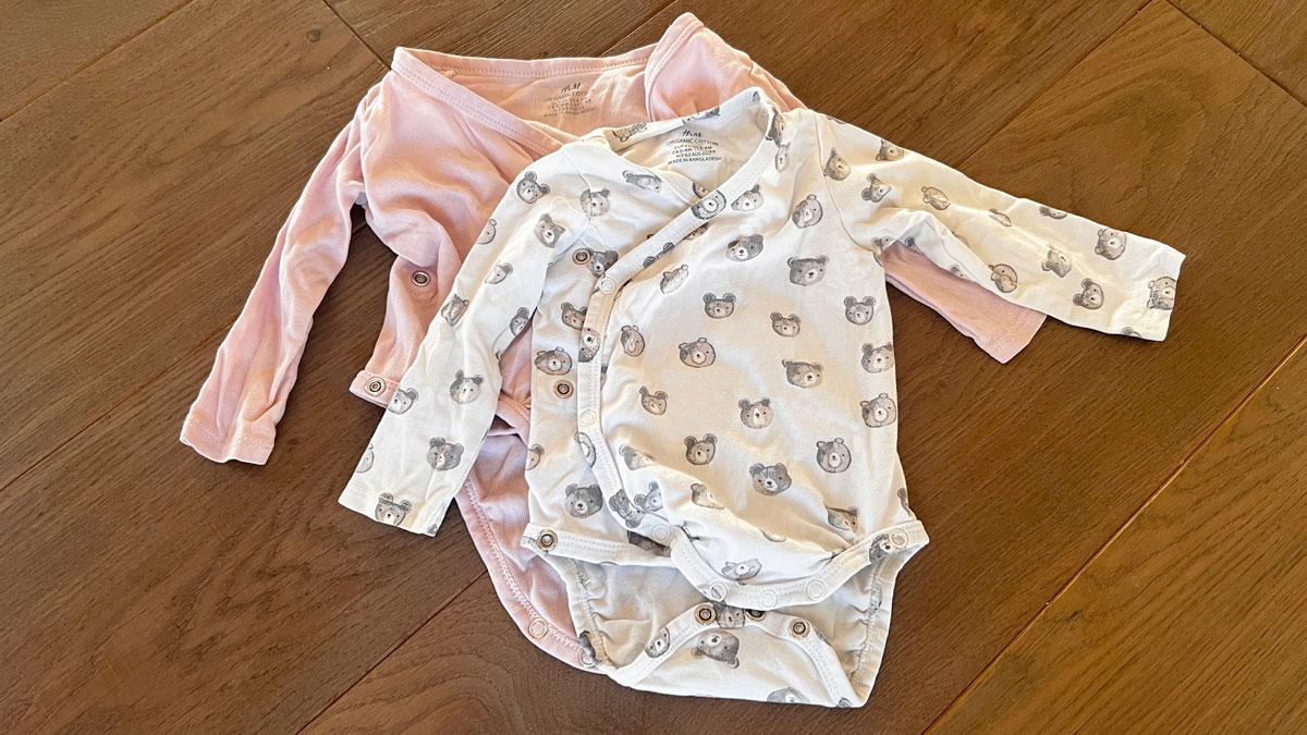 Die besten Wickelbodys für Babys